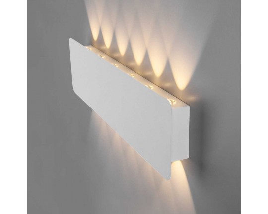 Настенный светодиодный светильник Elektrostandard Angle 40139/1 Led белый a055777