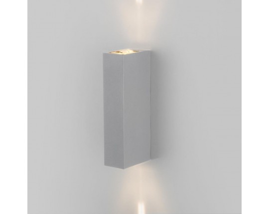 Уличный настенный светодиодный светильник Elektrostandard Blaze 35136/W серый a057051 Уличный настенный светодиодный светильник Elektrostandard Blaze 35136/W серый a057051