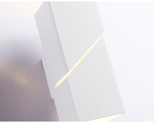  Настенный светильник со сменной лампой FW2474 WH белый G9 max 40W 155*60*90