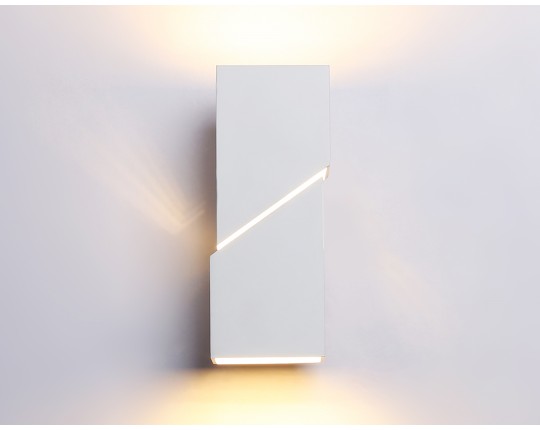  Настенный светильник со сменной лампой FW2474 WH белый G9 max 40W 155*60*90