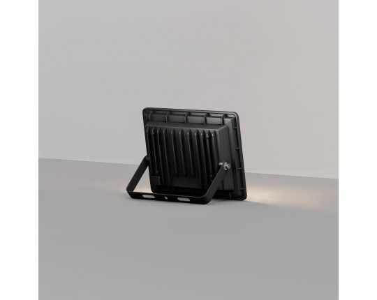Прожектор светодиодный Maytoni Flood 30W 4000K FL001-L30B4K Прожектор светодиодный Maytoni Flood 30W 4000K FL001-L30B4K