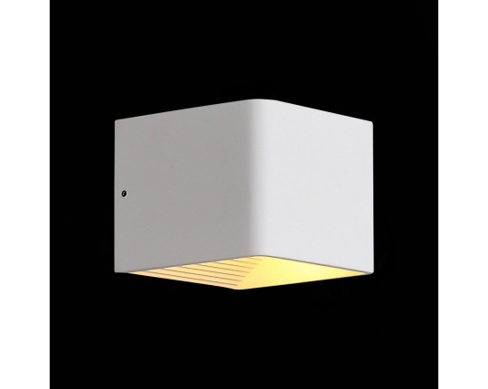 SL455.051.01 Светильник настенный ST-Luce Белый/Белый LED 1*6W 3000K