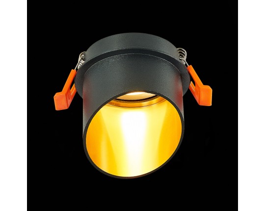 ST214.408.01 Св-к встр. Черный GU10 1*50W  IP20 L68xW68xH68 220V Без ламп