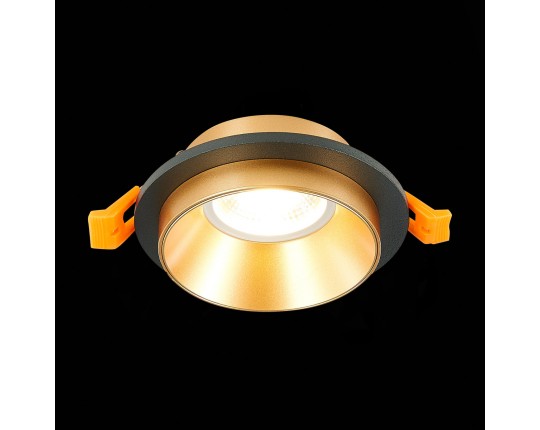 ST206.248.01 Св-к встр. Черный GU10 1*50W  IP20 D92xH38 220V Без ламп